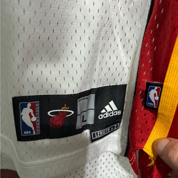 Dwayne Wade Heat NBA Adidas white basketball Jersey, men’s large - Picture 10 of 10